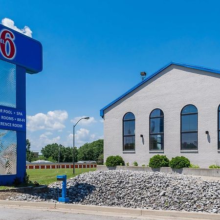 Motel 6-Richmond, In Buitenkant foto