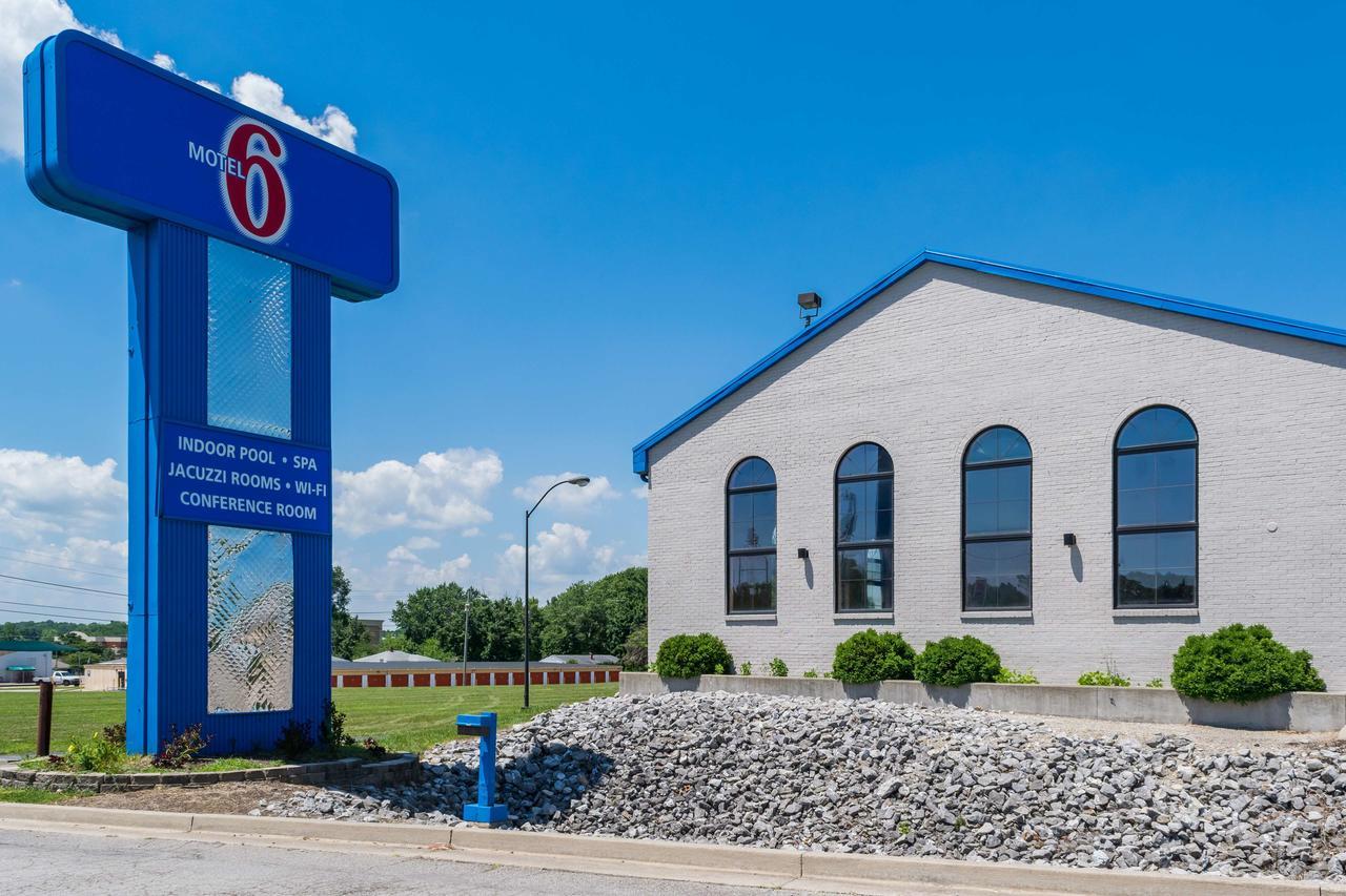 Motel 6-Richmond, In Buitenkant foto